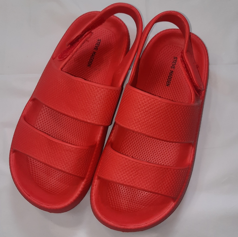 Steve Madden | Red  Lightweight Cloud Sandals w Velcro Strap Size 8 NWOT